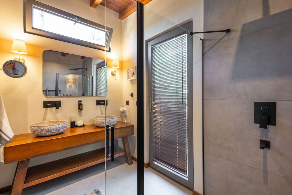 Deluxe Double Room | Premium bedding, down comforters, Select Comfort beds, free minibar