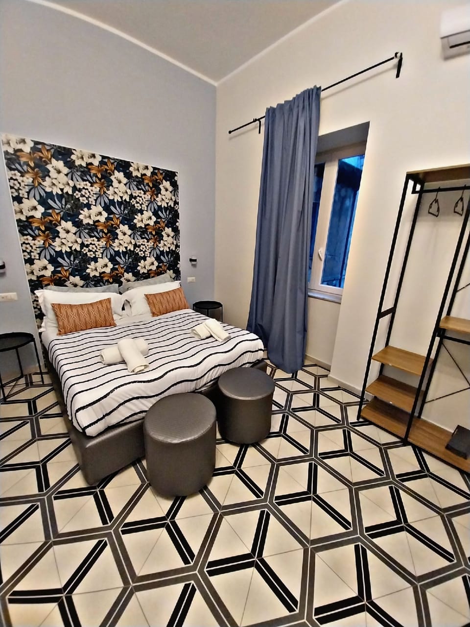Basic Double Room | Desk, soundproofing, free WiFi
