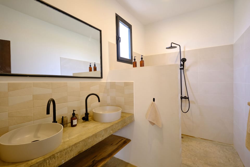 Family Suite | Bathroom