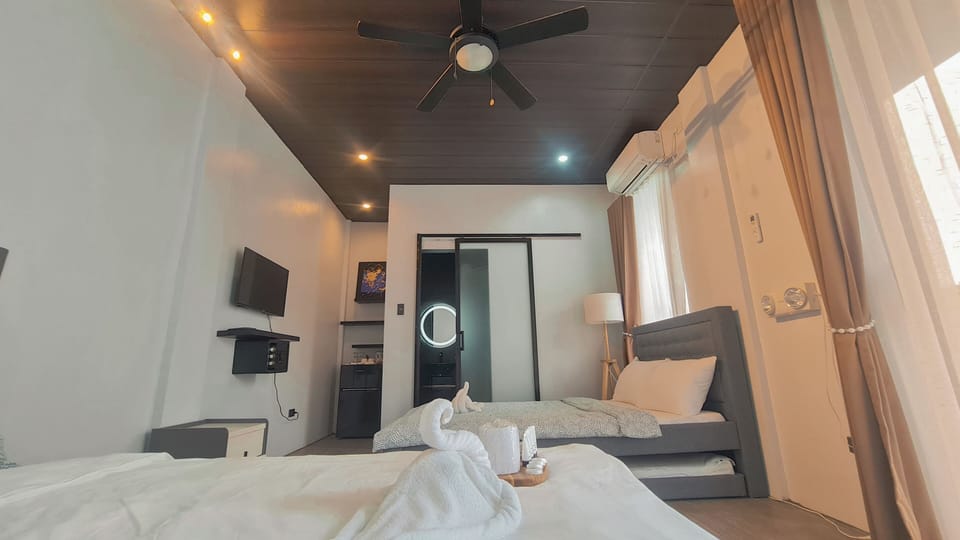 Luxury Quadruple Room | Premium bedding, in-room safe, blackout drapes, soundproofing