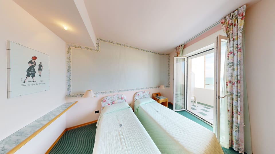 Exclusive Double or Twin Room | In-room safe, blackout drapes, soundproofing, free WiFi