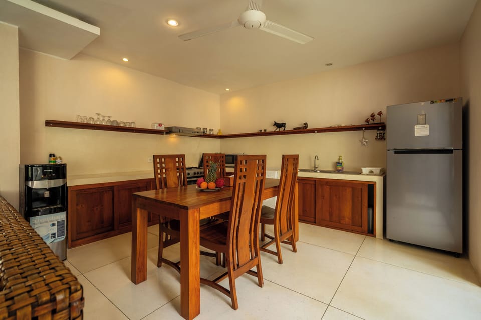 Villa | Dining room