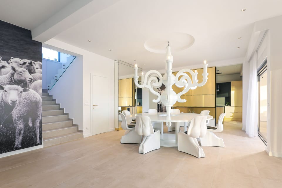 Luxury Villa, 5 Bedrooms, Private Pool, Sea View | In-room dining