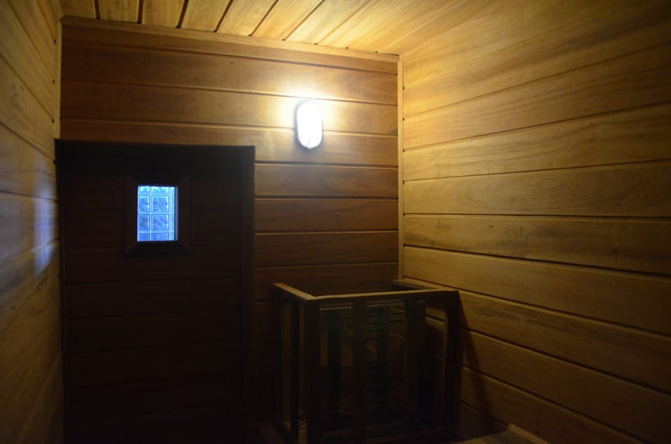 Couples treatment rooms, hot tub