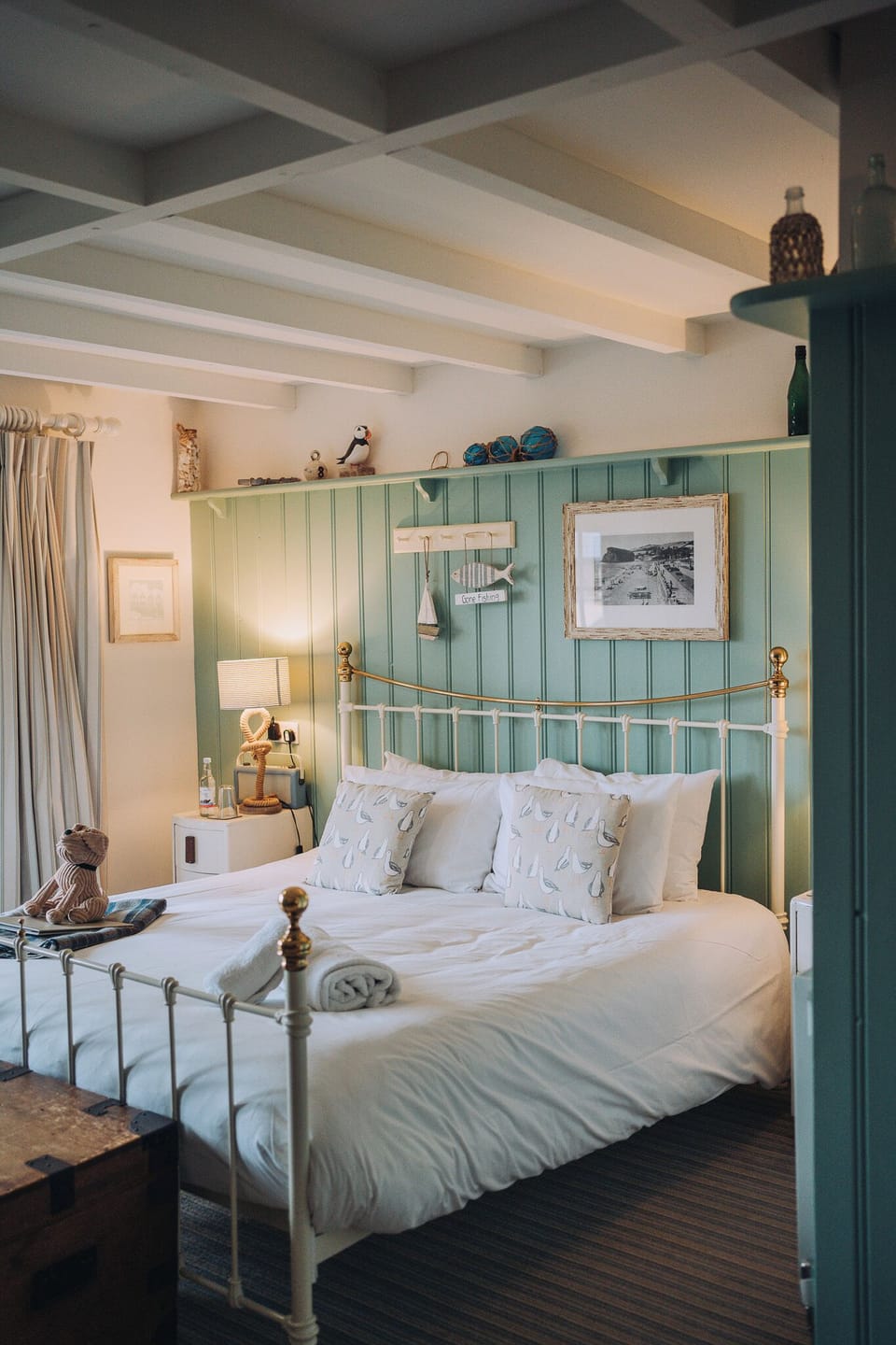 Hypo-allergenic bedding, iron/ironing board, free WiFi, bed sheets