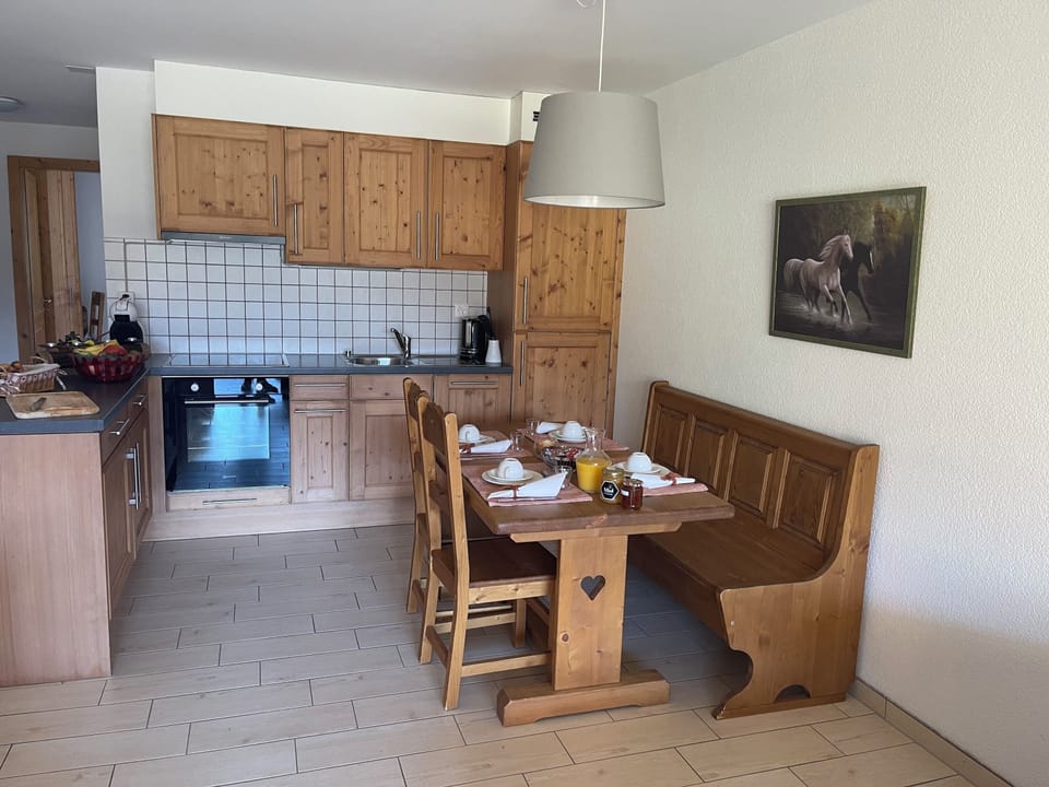 Comfort Apartment, 1 Bedroom, Mountain View | Private kitchen | Fridge, oven, stovetop, dishwasher