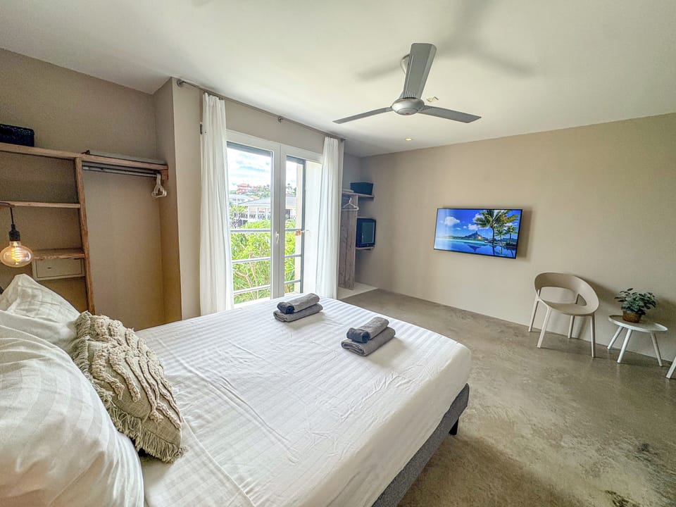 Comfort Room | In-room safe, blackout drapes, soundproofing, iron/ironing board