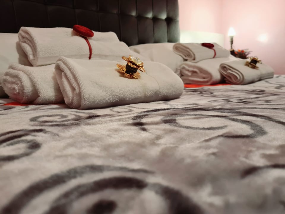 Basic Townhome | 1 bedroom, in-room safe, blackout drapes, WiFi (free)