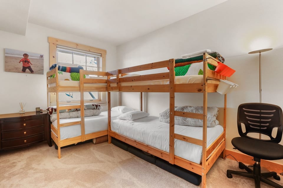 Condo, 3 Bedrooms | 3 bedrooms, free WiFi