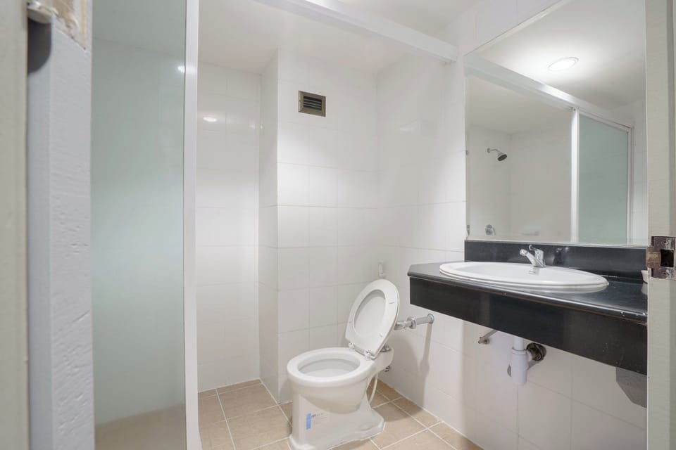 Standard Double Room | Bathroom | Shower, free toiletries, hair dryer (on request)