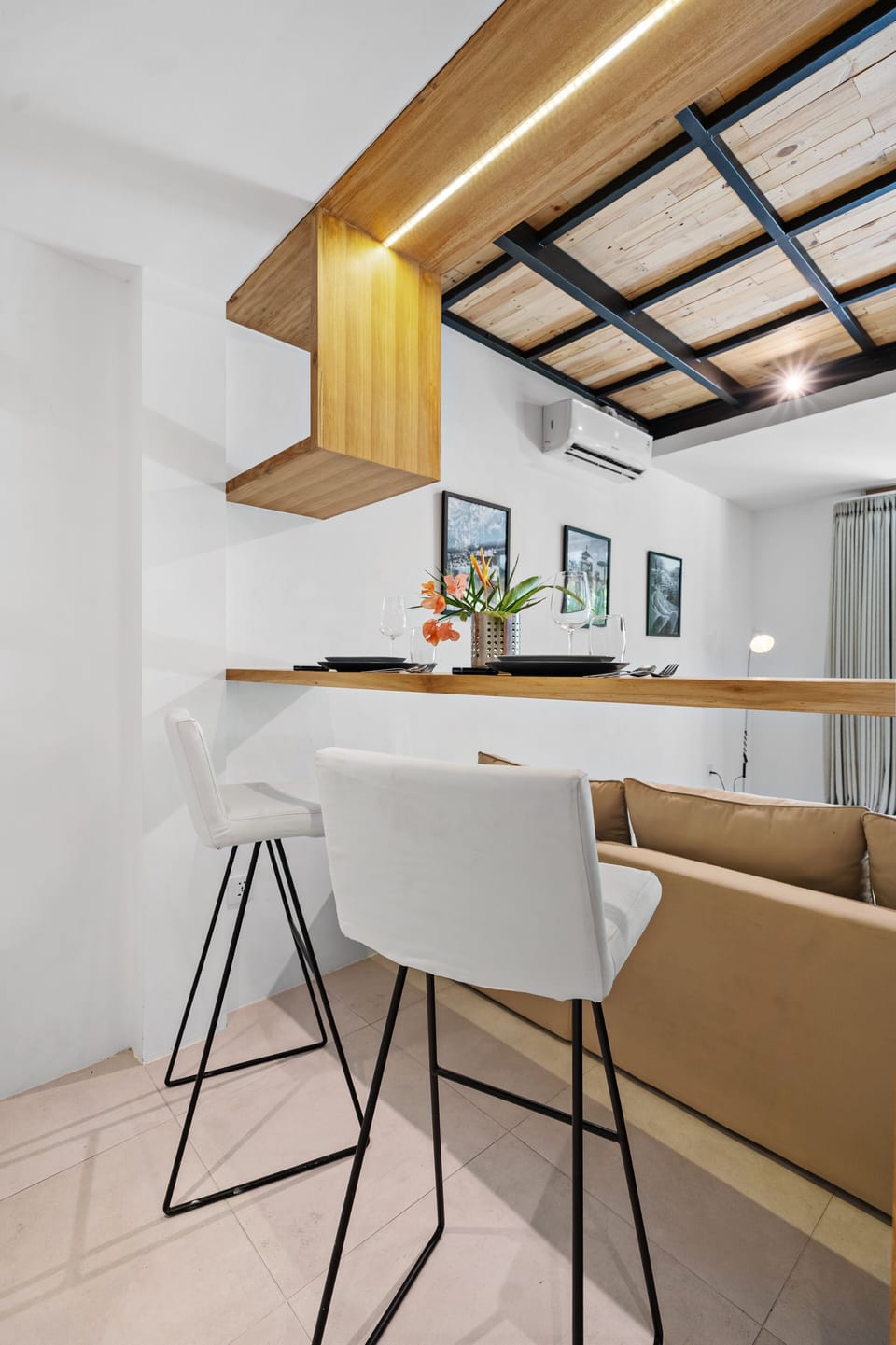 Apartment | Living area | 43-inch Smart TV with digital channels