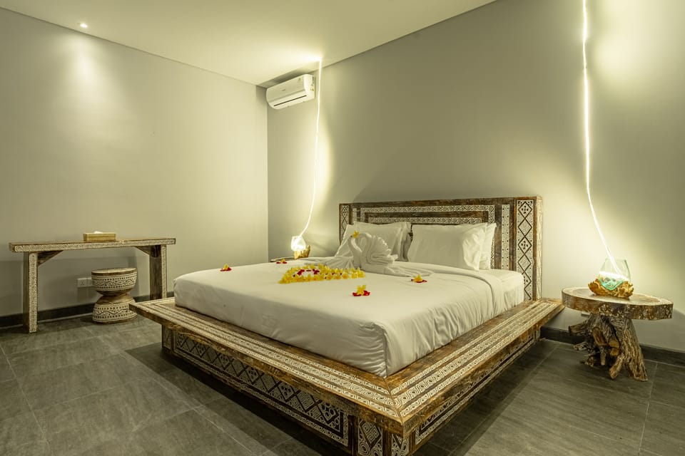 Luxury Villa | Desk, iron/ironing board, free WiFi, bed sheets