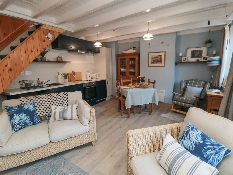 Cottage | Interior