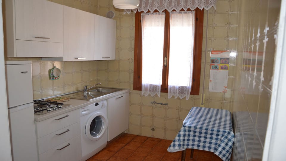Apartment, 1 Bedroom, Balcony, City View | Interior