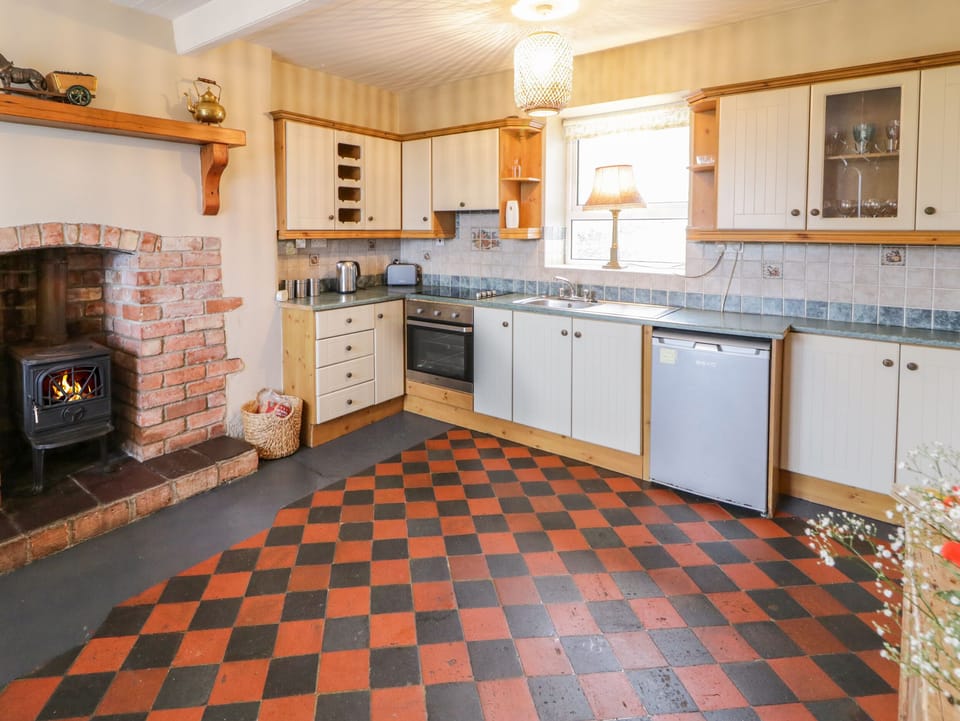 Fridge, dishwasher, electric kettle, toaster