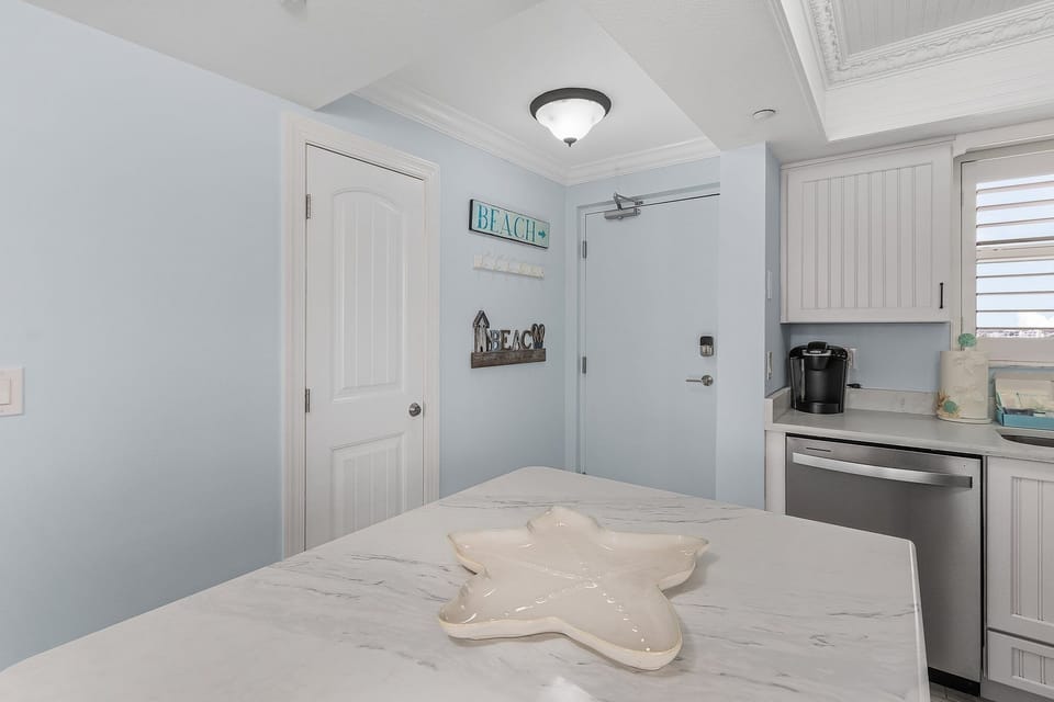 Condo, 2 Bedrooms | Private kitchen | Coffee/tea maker, fridge, oven, toaster