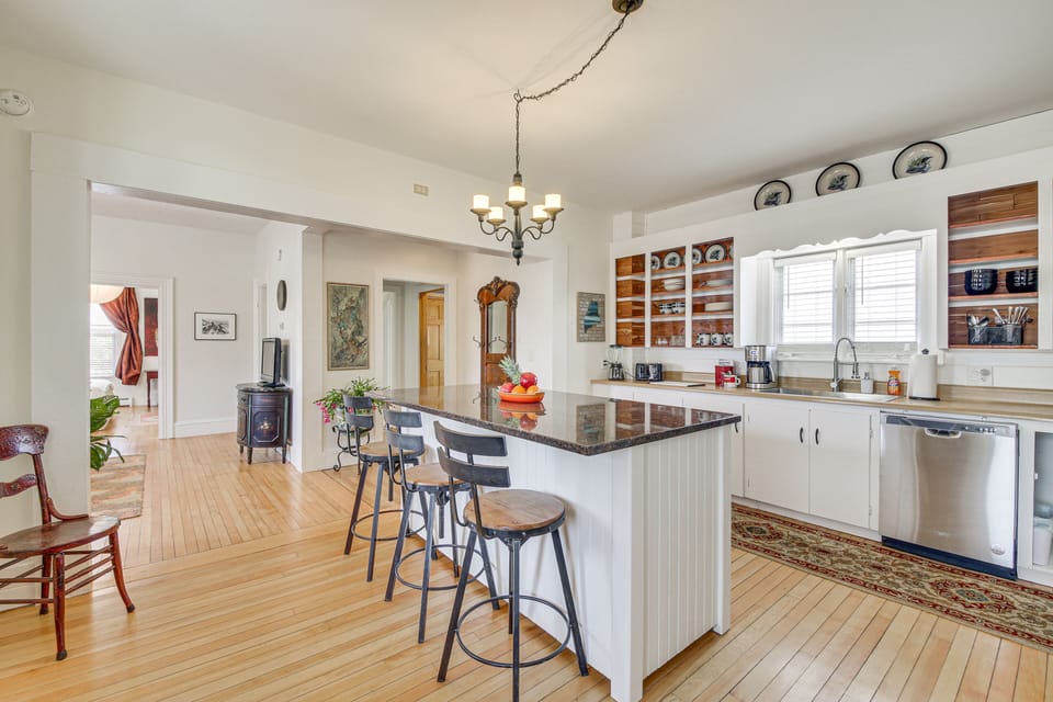 Apartment (2 Bedrooms) | Front of property