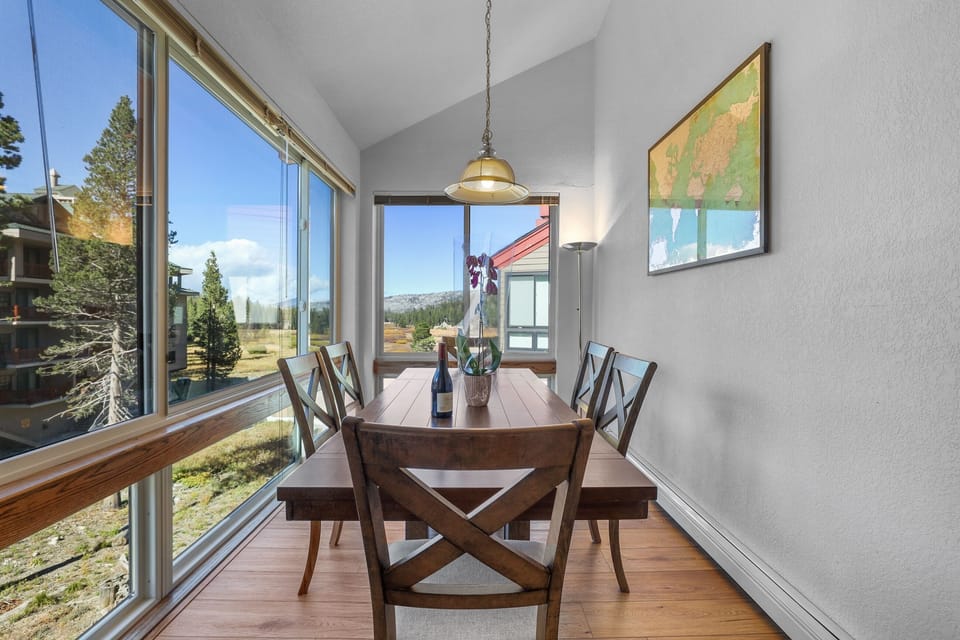 Condo, 1 Bedroom | Dining
