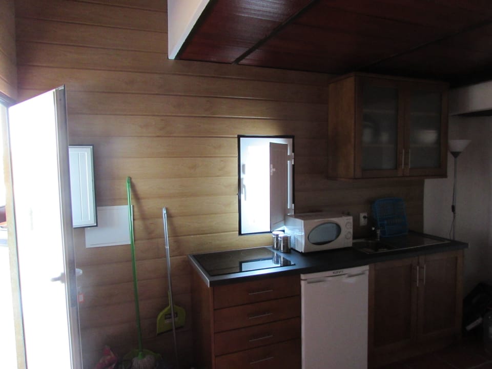 Bungalow, 1 Bedroom | Private kitchenette
