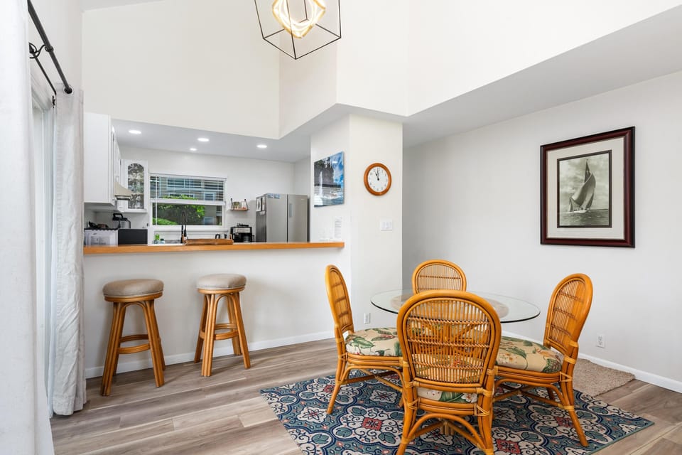 Condo, 2 Bedrooms | Dining
