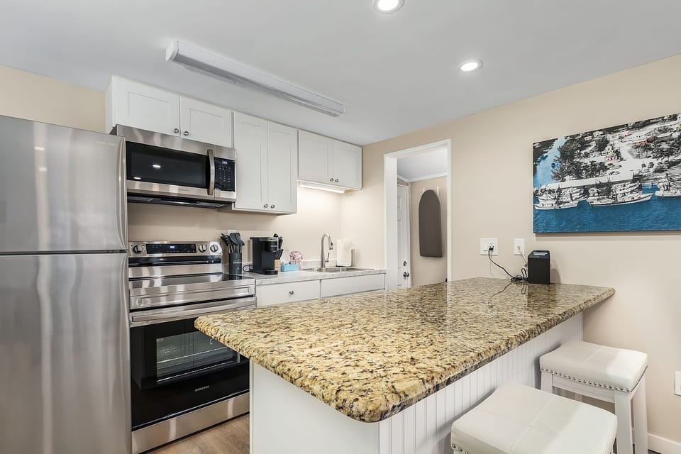 House, 1 Bedroom | Private kitchen | Coffee/tea maker, fridge, oven, toaster