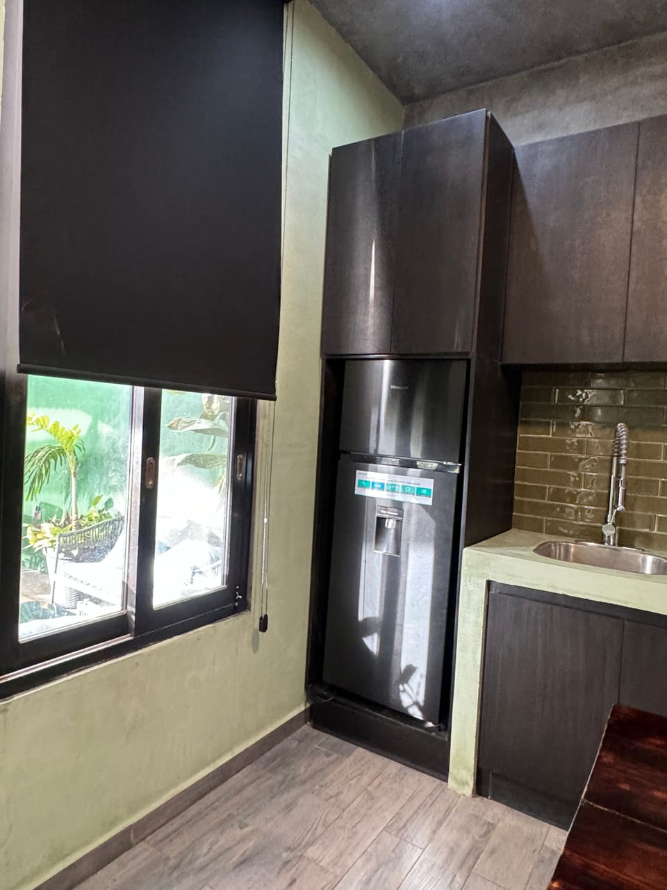 Traditional Studio, 1 King Bed | Private kitchen | Reusable coffee/tea filters