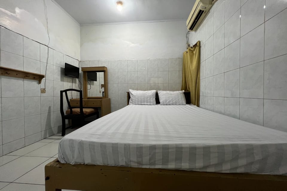 Standard Double Room | WiFi (free), bed sheets