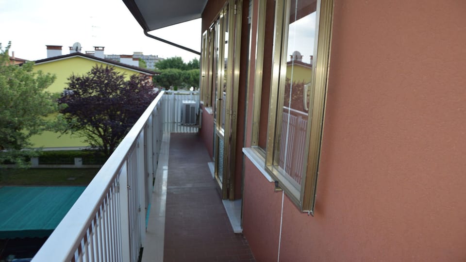 Apartment, 3 Bedrooms, Balcony, City View | Terrace/patio