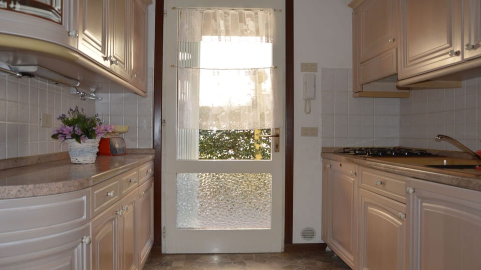 Villa, 2 Bedrooms, Patio, Garden View | Interior