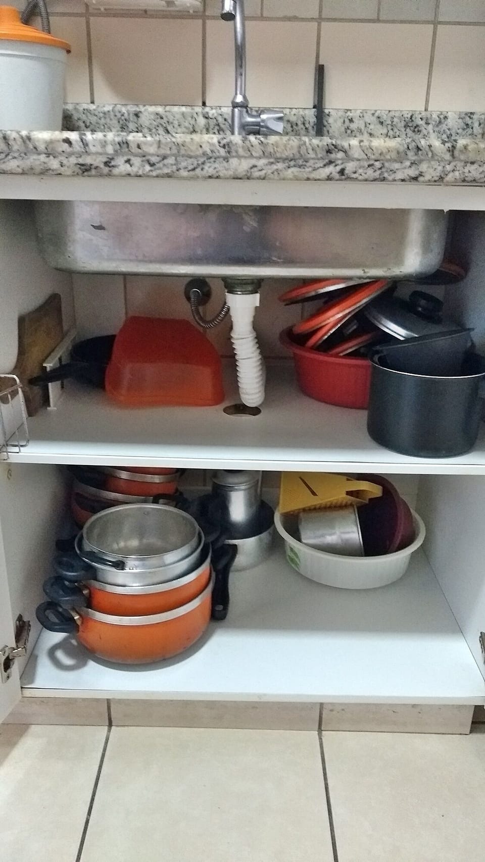 Fridge, microwave, cookware/dishes/utensils, dining table