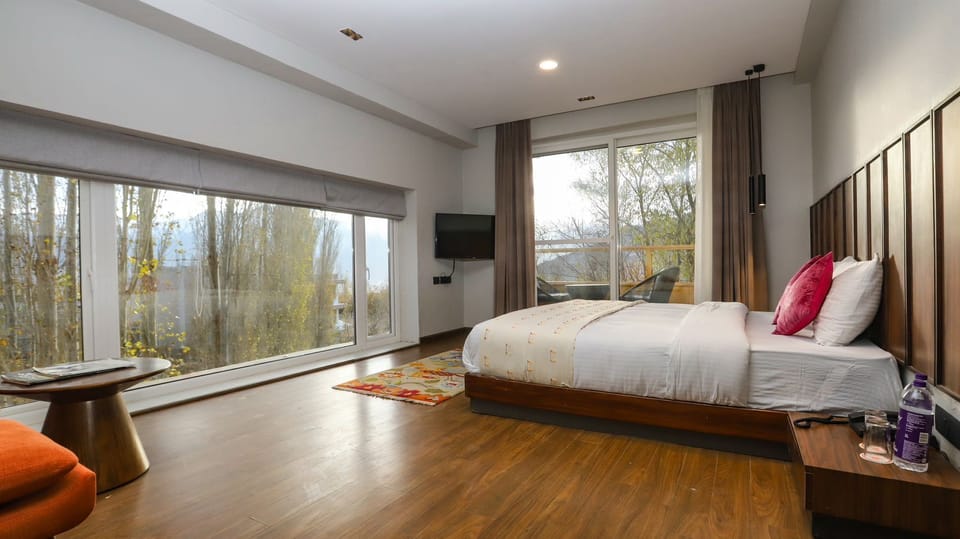 Executive Room | Laptop workspace, WiFi (free)