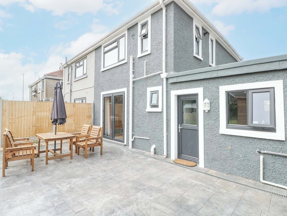 Cottage | Outdoor dining