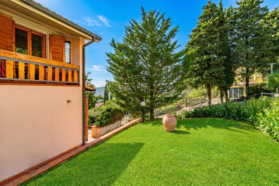 Standard House, 3 Bedrooms, 2 Bathrooms, Mountainside (Casa Acone In Mugello - Near Florence) | Property grounds