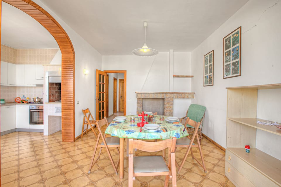 Family House, 3 Bedrooms, Balcony (Casa Marangi 250 meters from the sea) | Dining