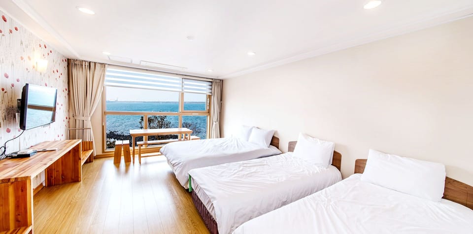 Individually decorated, blackout drapes, iron/ironing board, free WiFi