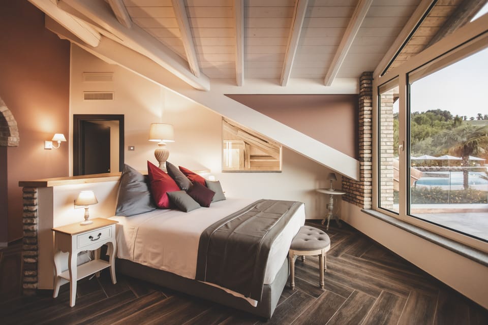 Grand Suite | Hypo-allergenic bedding, in-room safe, individually decorated