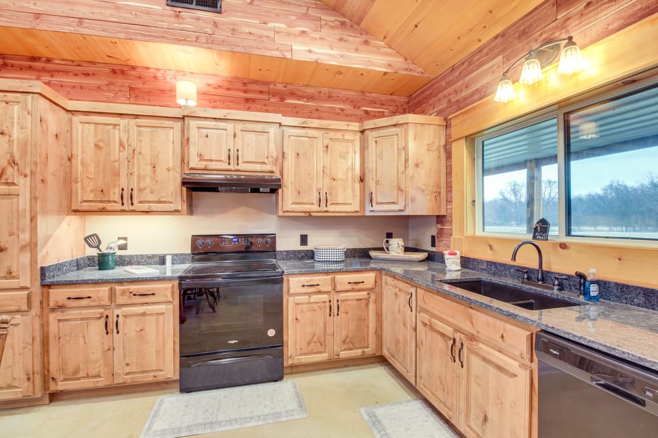 House (2 Bedrooms) | Interior