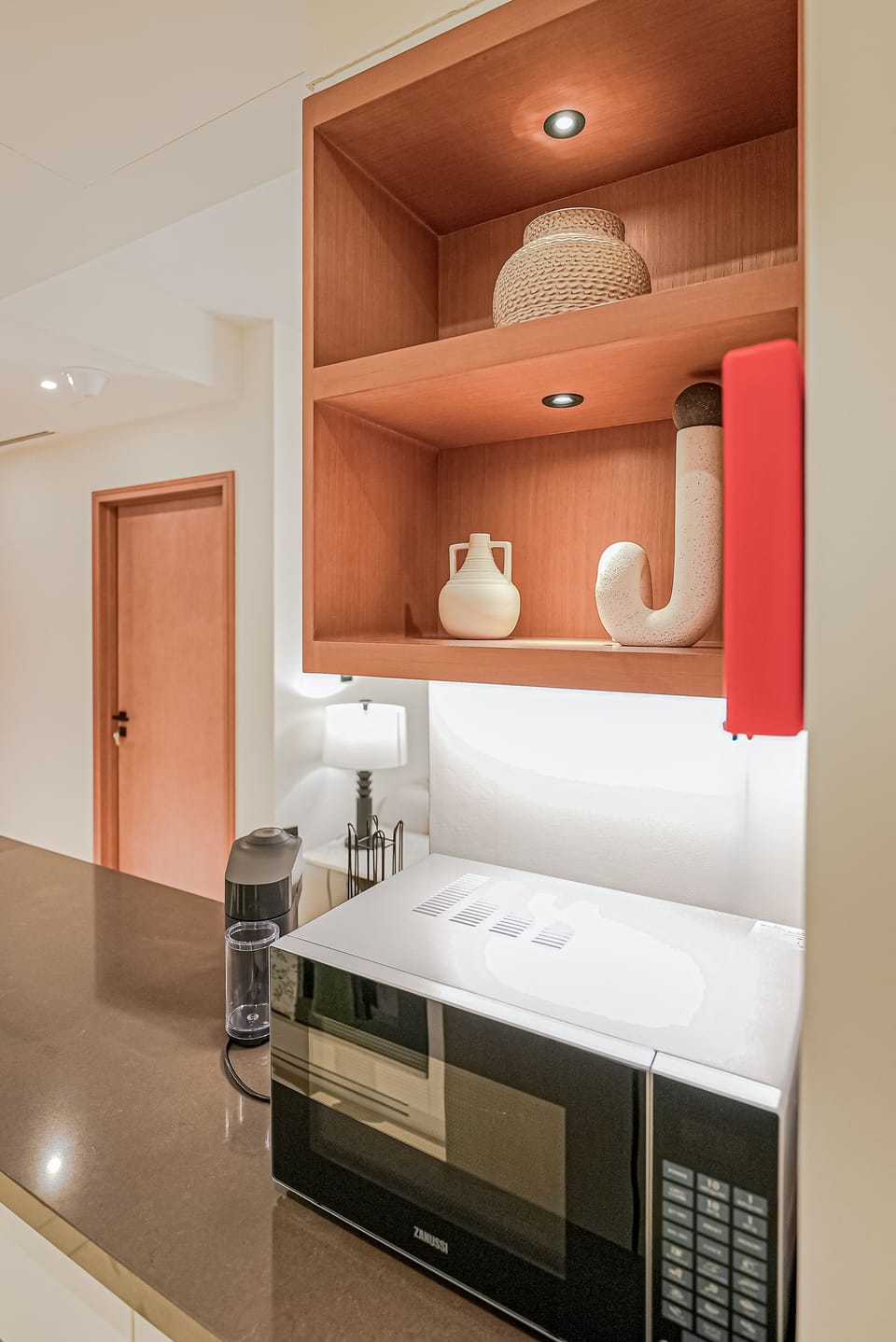 Elite Apartment, 3 Bedrooms, Balcony, Harbor View | Microwave