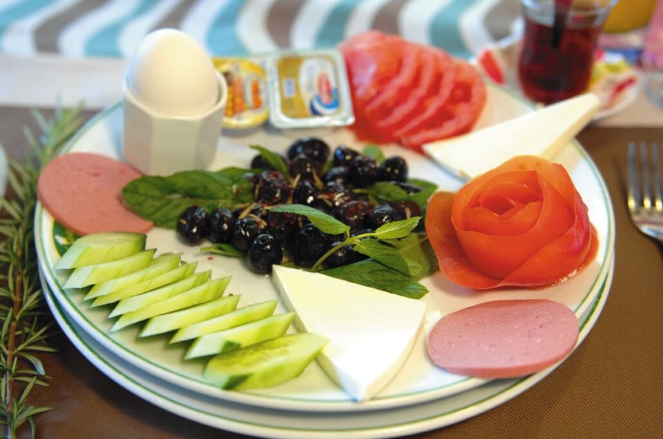 Daily English breakfast for a fee