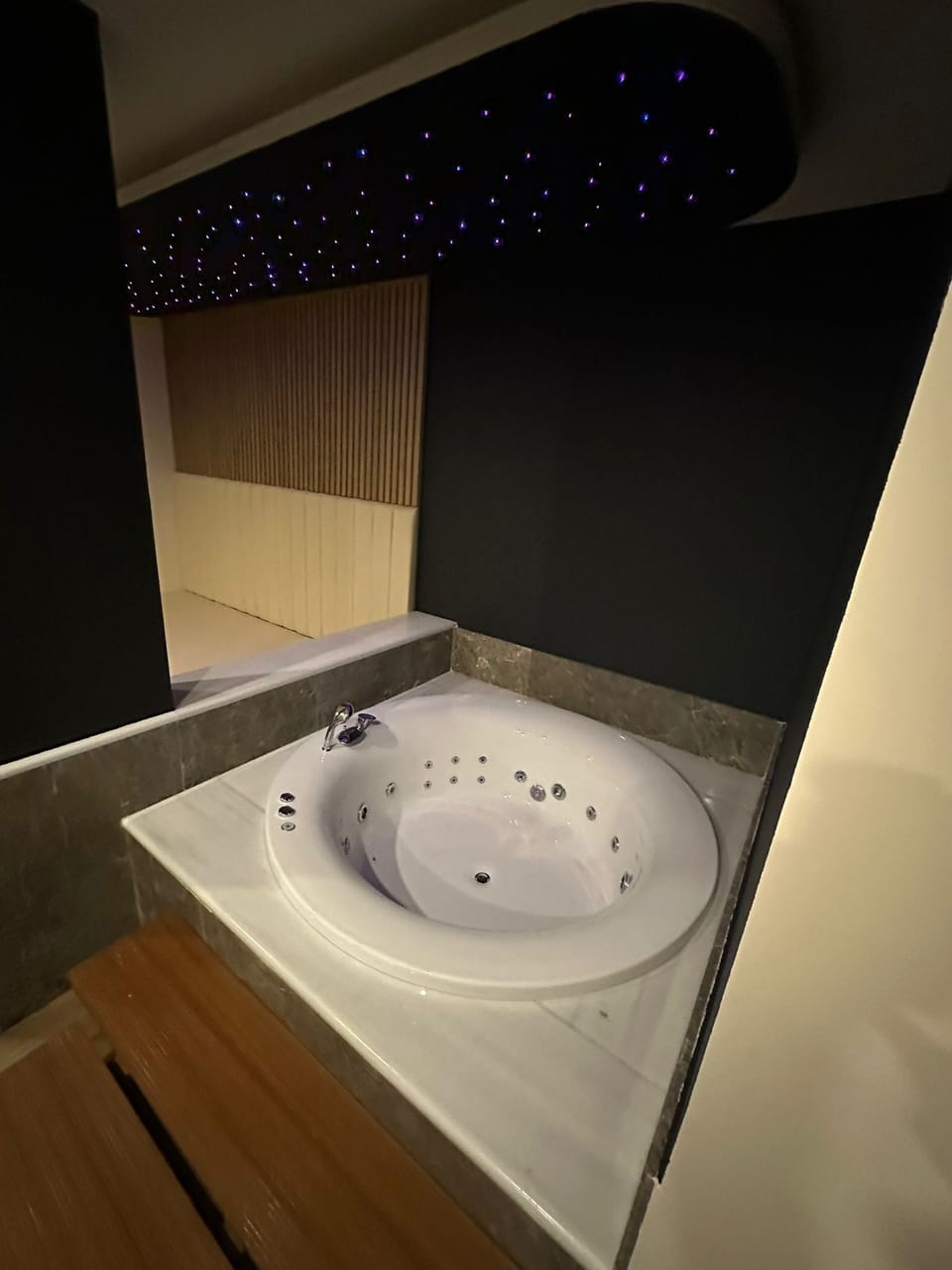 Couples treatment rooms, sauna, steam room, Turkish bath