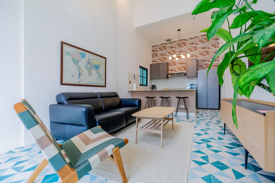 Apartment | Living area | 40-inch Smart TV with cable channels