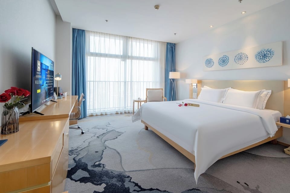 Basic Double Room | In-room safe, desk, laptop workspace, blackout drapes
