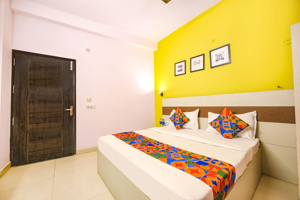 Egyptian cotton sheets, premium bedding, in-room safe, free WiFi