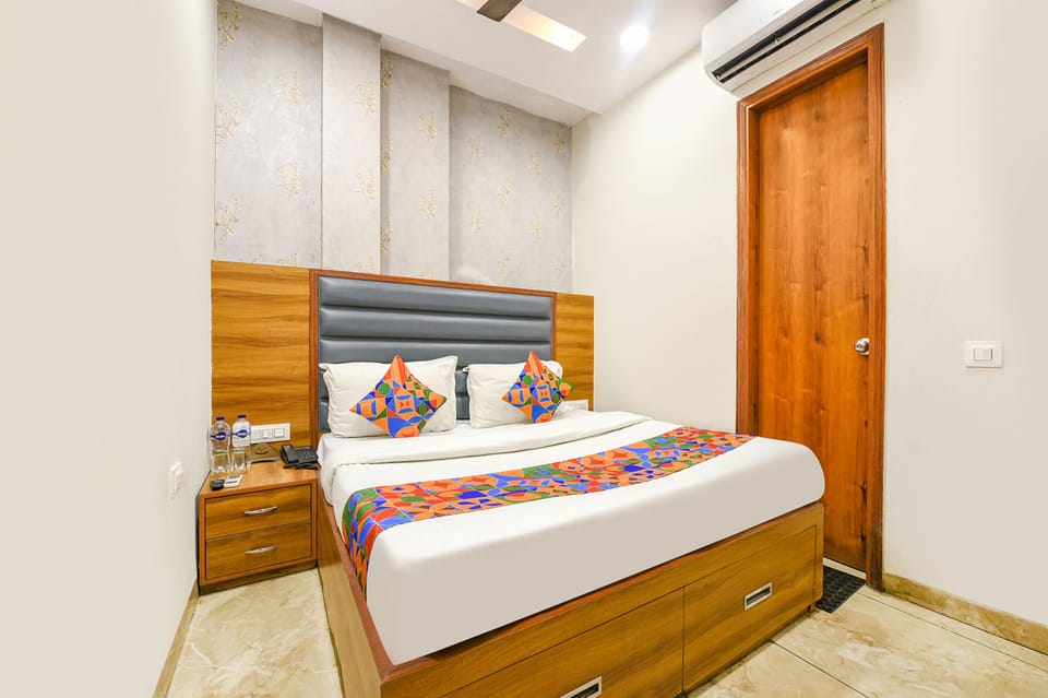 Deluxe Room | Egyptian cotton sheets, premium bedding, in-room safe, free WiFi