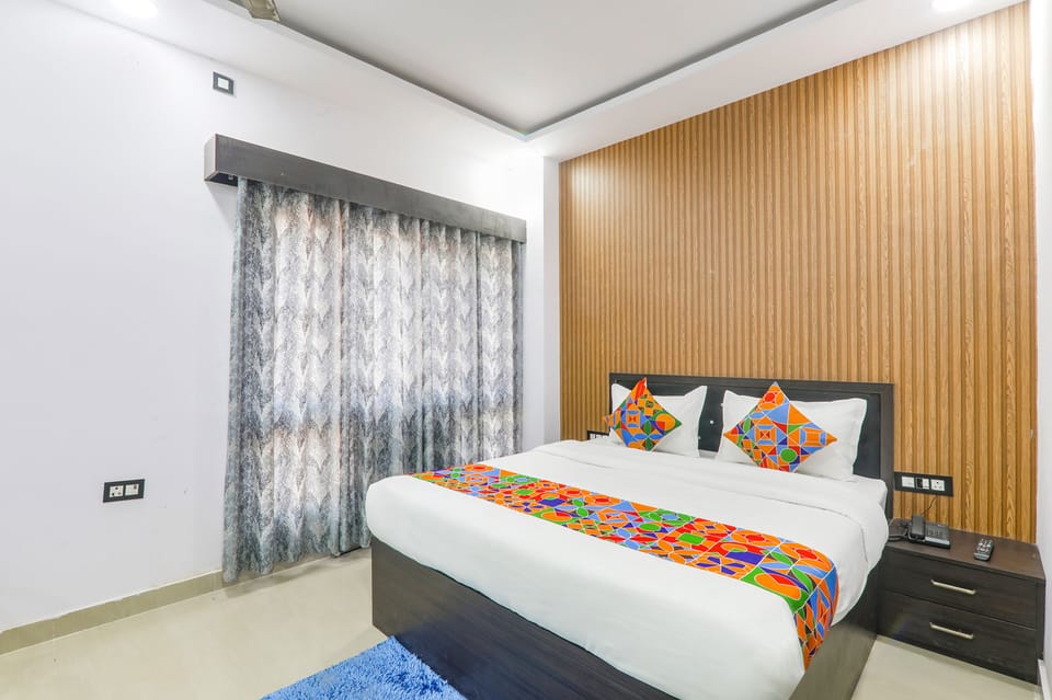 Premium Room | Egyptian cotton sheets, premium bedding, in-room safe, WiFi (free)