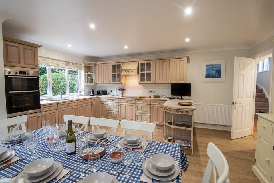 Fridge, dishwasher, electric kettle, toaster