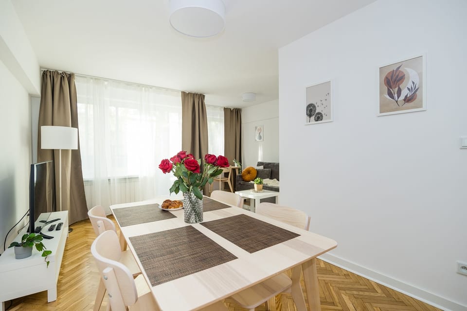 Deluxe Apartment | 2 bedrooms, hypo-allergenic bedding available, desk, laptop workspace