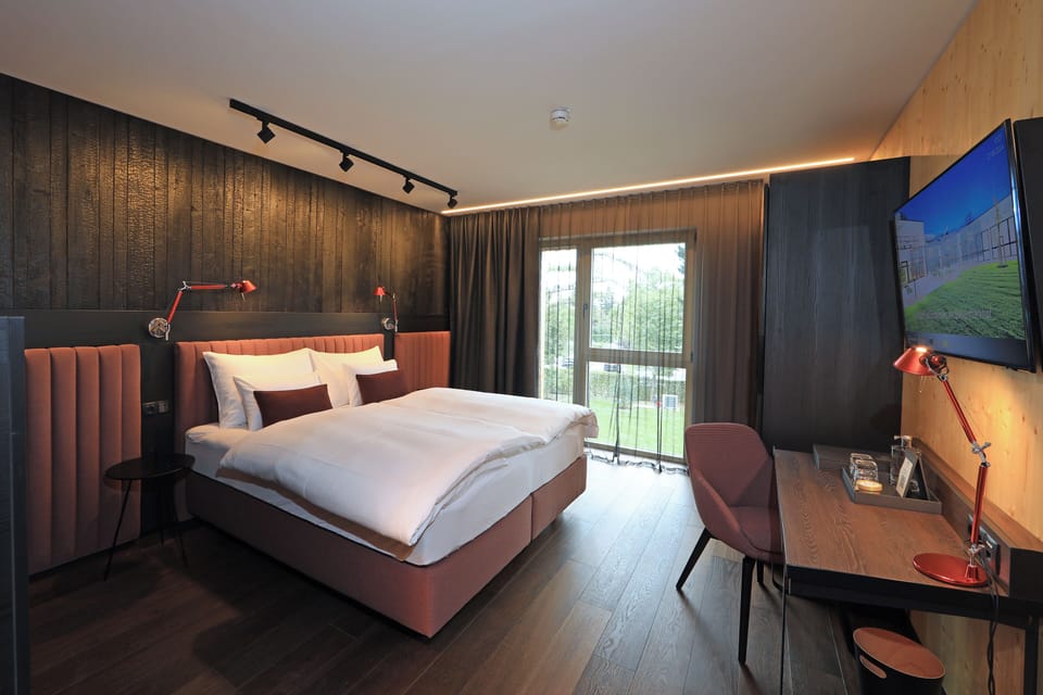 Superior Double Room | In-room safe, desk, blackout drapes, soundproofing