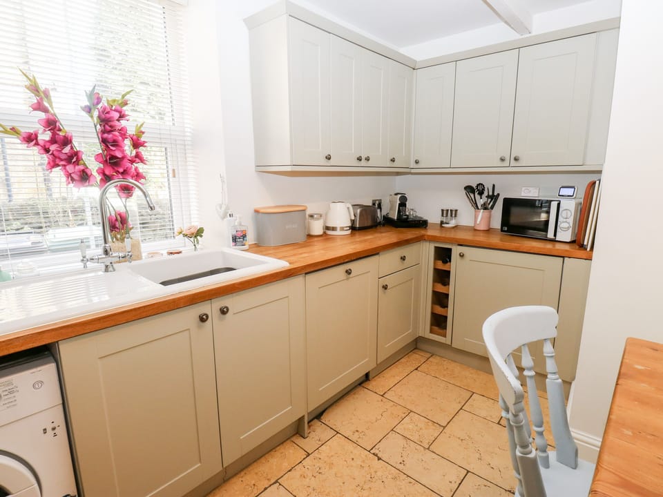 Fridge, dishwasher, electric kettle, toaster