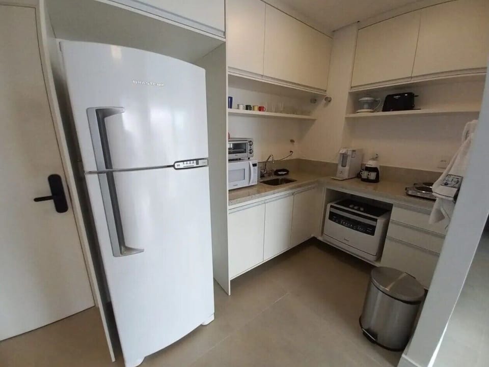 Comfort Studio | Private kitchen | Full-size fridge, microwave, griddle, toaster oven